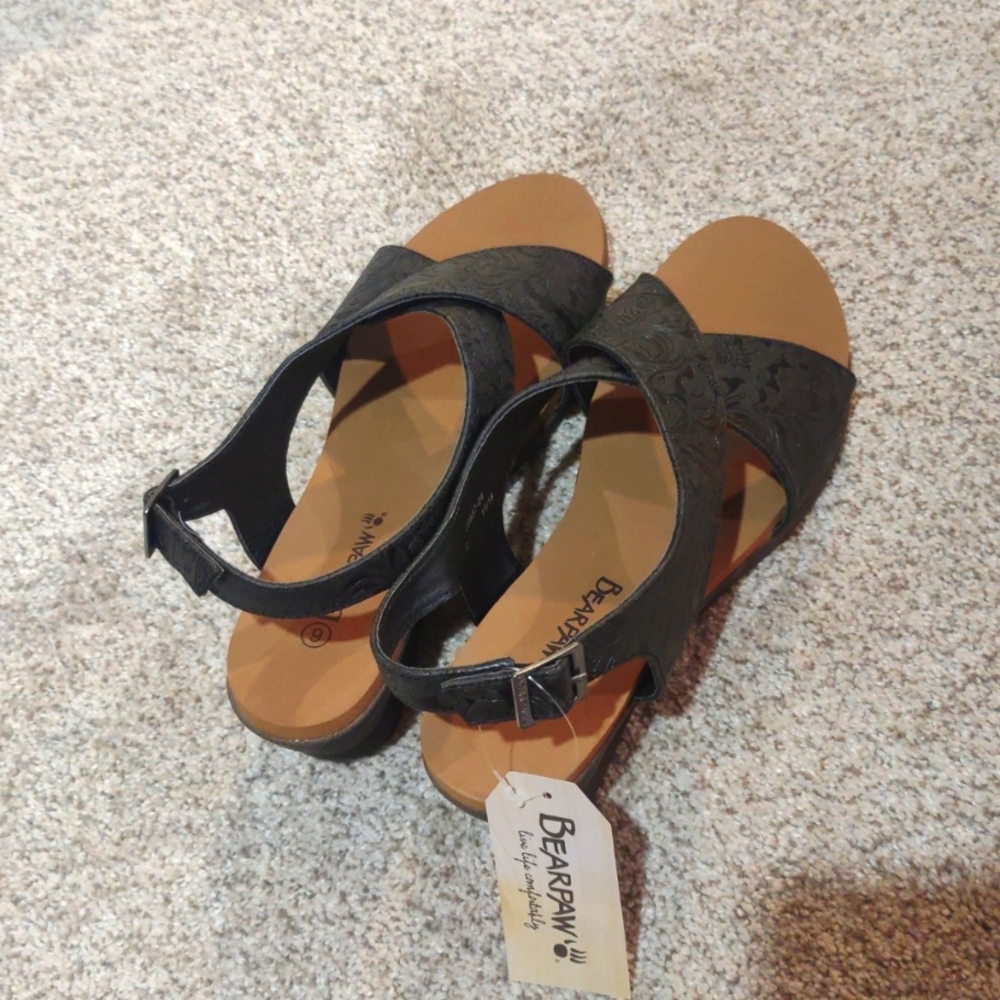 Bearpaw brown strap wedge sandals.